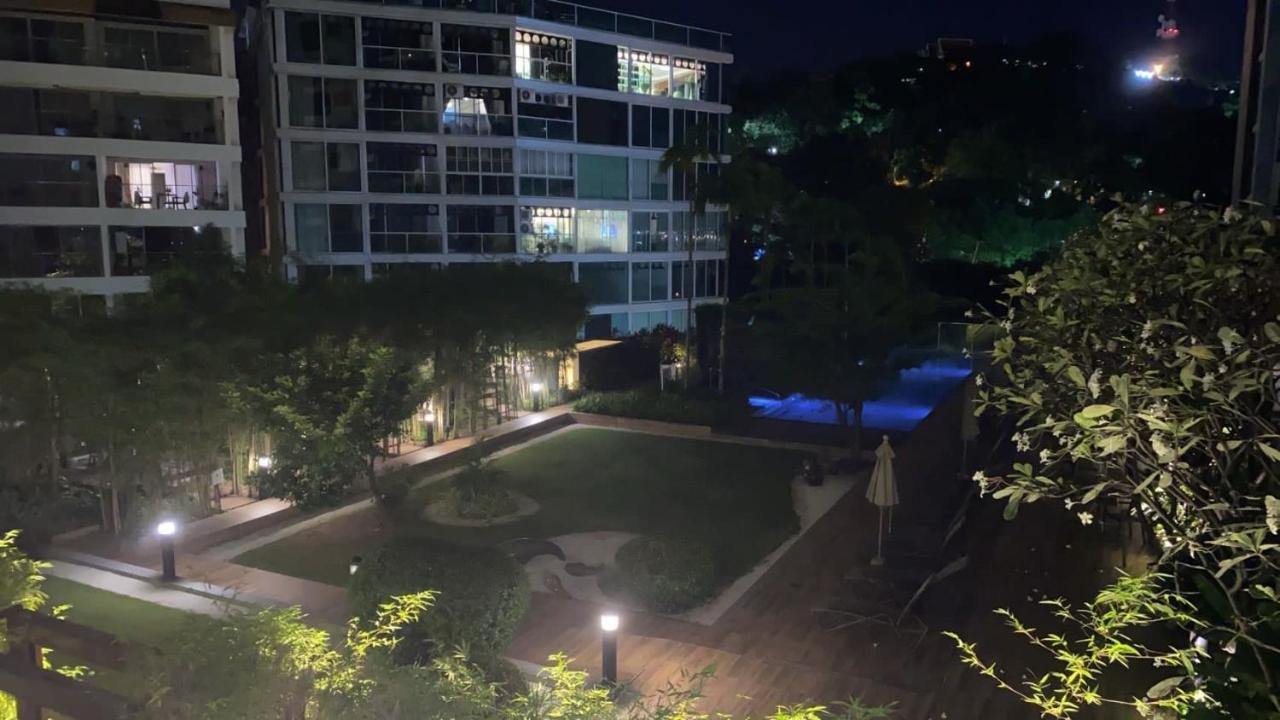 Unixx Condo Pattaya Near Walking Street Exterior photo