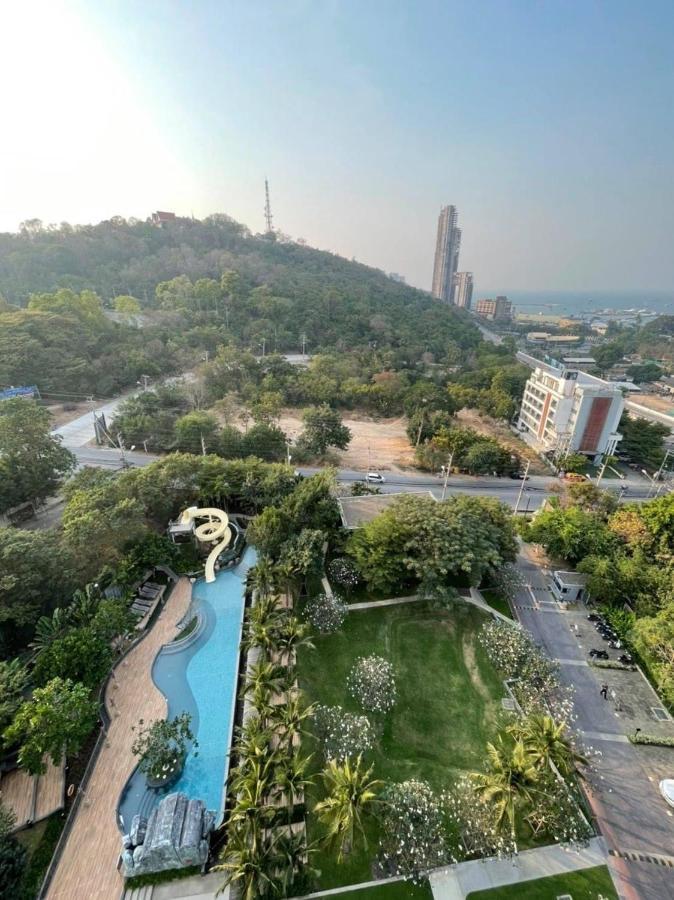 Unixx Condo Pattaya Near Walking Street Exterior photo